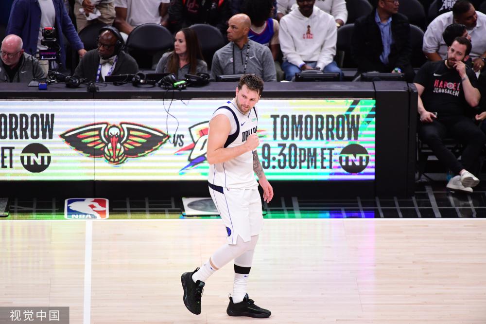 目如足球中 目如足球中