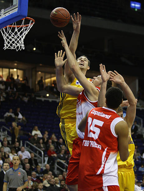 特塔执教能 特塔执教能